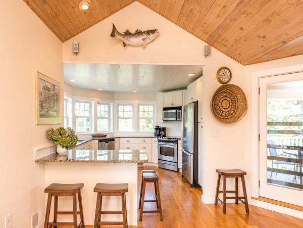 Cape Cod Home 994604