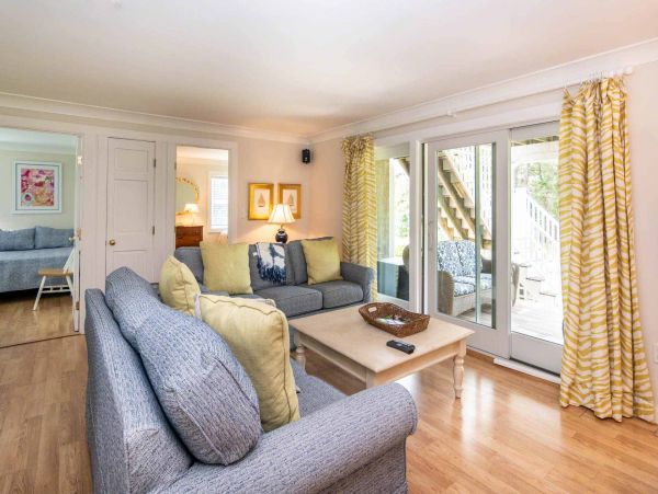 Cape Cod Home 994604