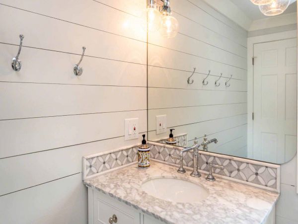 Cape Cod Home 994604