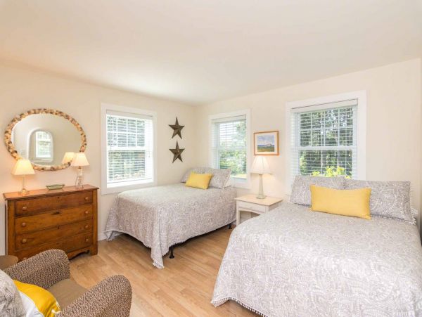 Cape Cod Home 994604