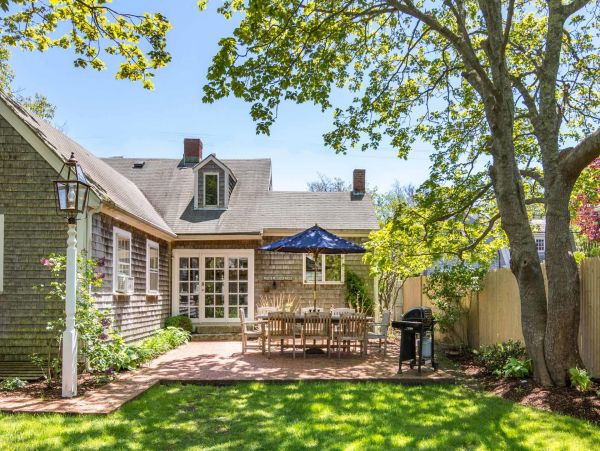Cape Cod Home 994605