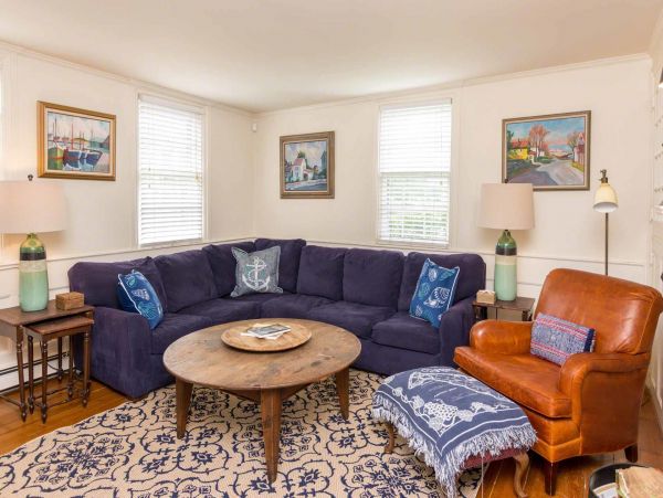 Cape Cod Home 994605