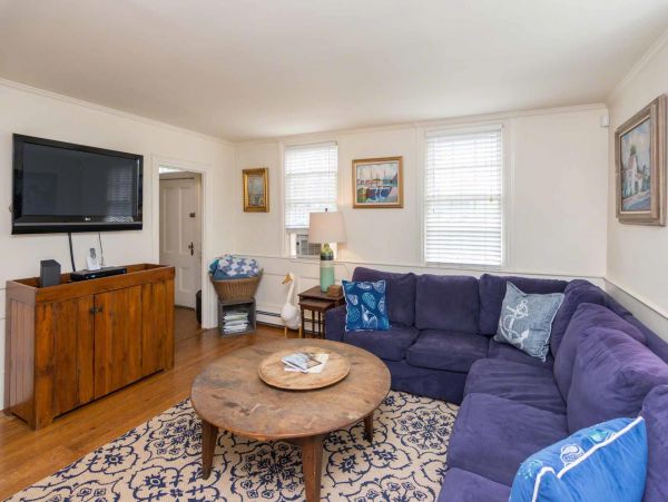 Cape Cod Home 994605