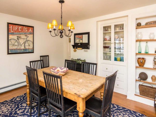 Cape Cod Home 994605