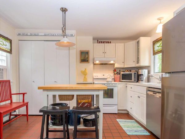 Cape Cod Home 994605