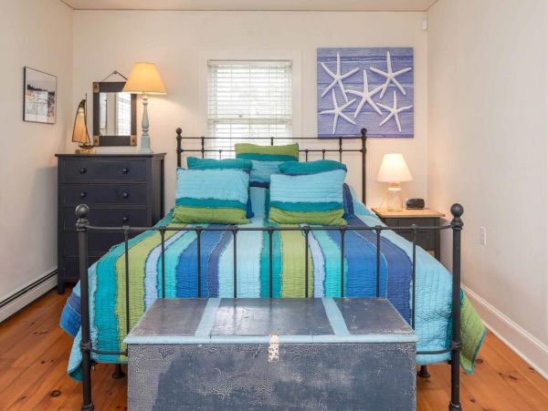 Cape Cod Home 994605