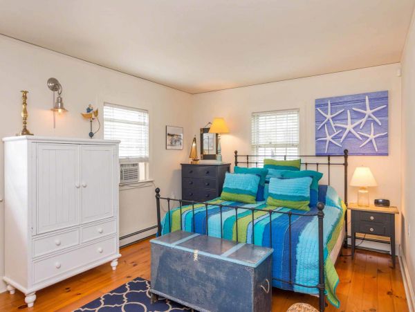 Cape Cod Home 994605