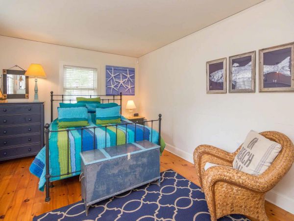 Cape Cod Home 994605