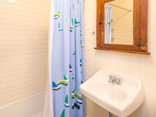 Cape Cod Home 994605