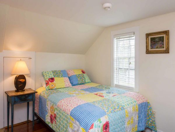 Cape Cod Home 994605