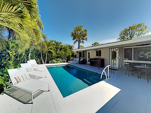Luxury Vacation Home With Private Pool 8 Guests