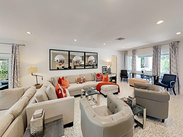 Luxury Vacation Home With Private Pool 8 Guests