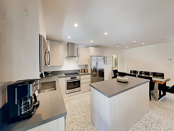 Luxury Vacation Home With Private Pool 8 Guests
