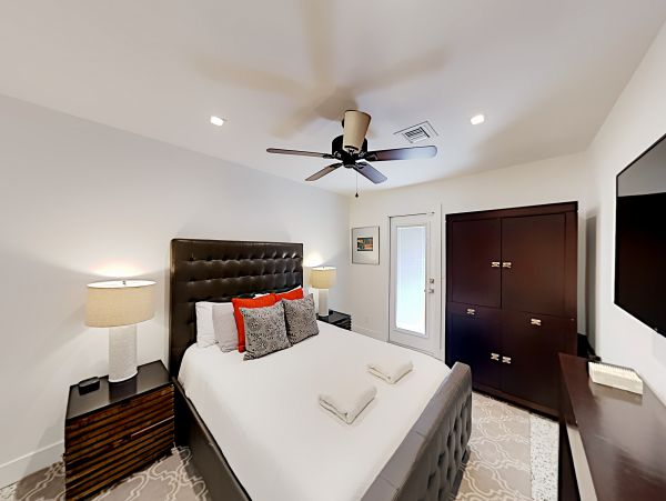 Luxury Vacation Home With Private Pool 8 Guests
