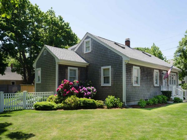 Cape Cod Home 994607