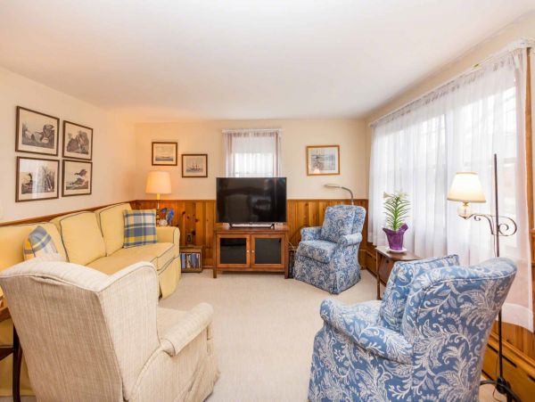 Cape Cod Home 994607