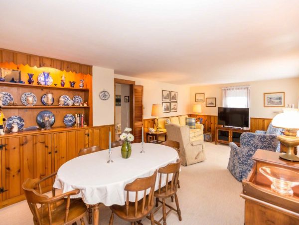 Cape Cod Home 994607