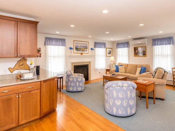 Cape Cod Home 994607