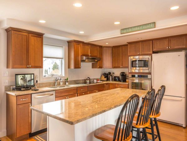 Cape Cod Home 994607