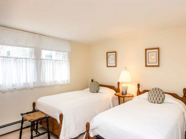 Cape Cod Home 994607