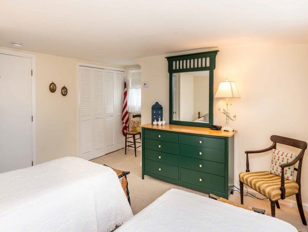 Cape Cod Home 994607