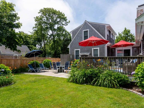 Cape Cod Home 994607