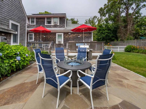 Cape Cod Home 994607