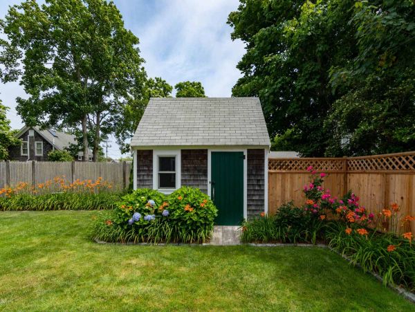 Cape Cod Home 994607