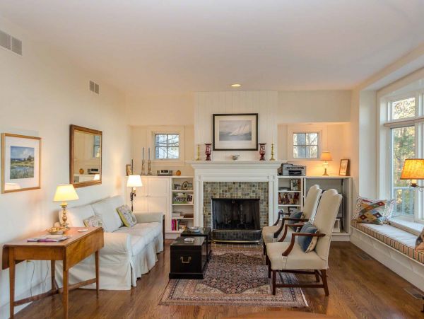 Cape Cod Home 994608