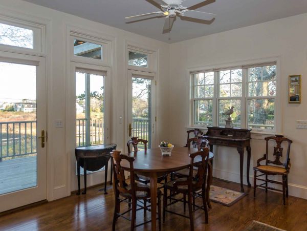 Cape Cod Home 994608