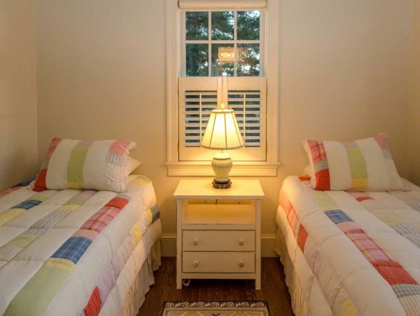 Cape Cod Home 994608
