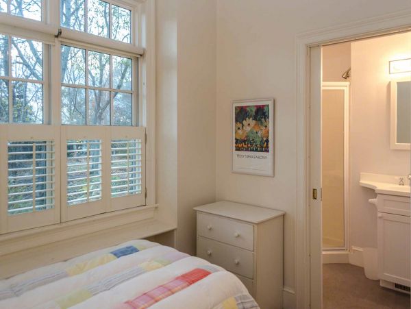 Cape Cod Home 994608