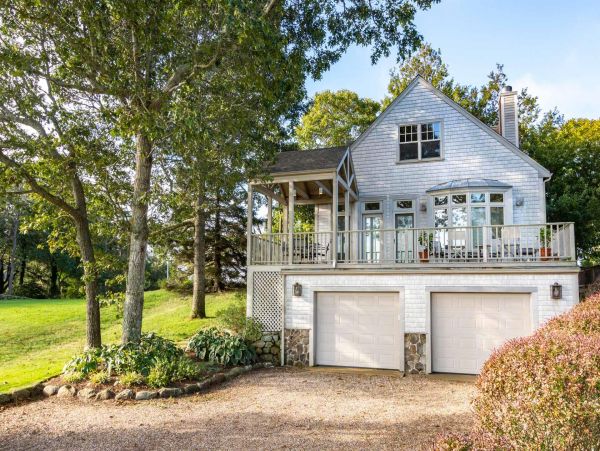 Cape Cod Home 994608
