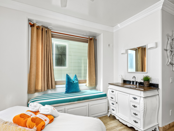 Ocean Views 5 Bedroom Oceanside Luxury Vacation Beach Condo