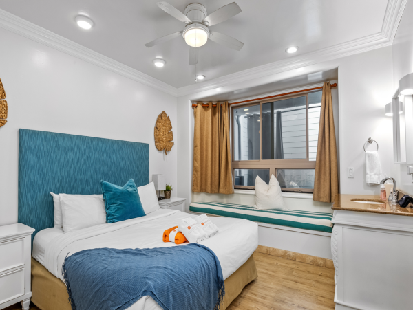 Ocean Views 5 Bedroom Oceanside Luxury Vacation Beach Condo