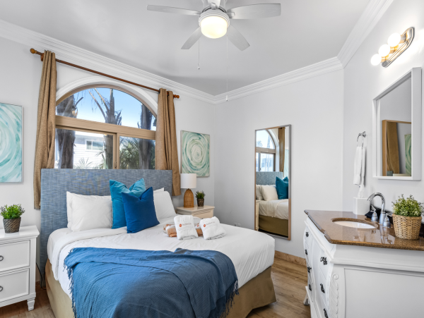 Ocean Views 5 Bedroom Oceanside Luxury Vacation Beach Condo