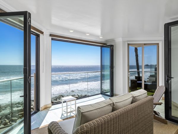 Ocean Views 5 Bedroom Oceanside Luxury Vacation Beach Condo