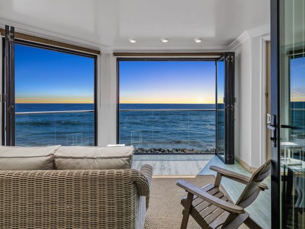 Ocean Views 5 Bedroom Oceanside Luxury Vacation Beach Condo