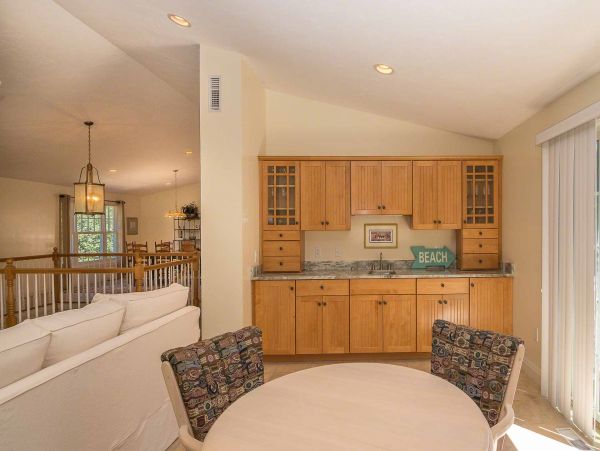 Cape Cod Home 994610
