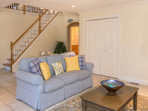 Cape Cod Home 994610