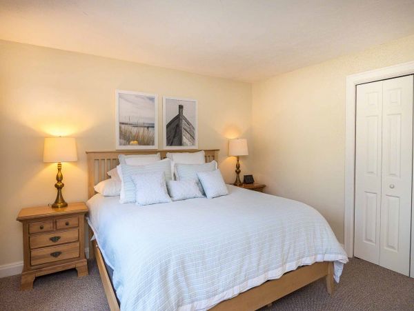 Cape Cod Home 994610