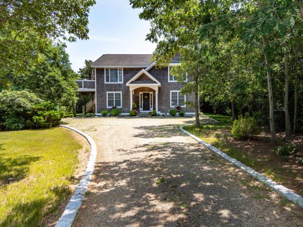 Cape Cod Home 994610