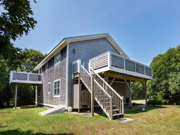 Cape Cod Home 994610