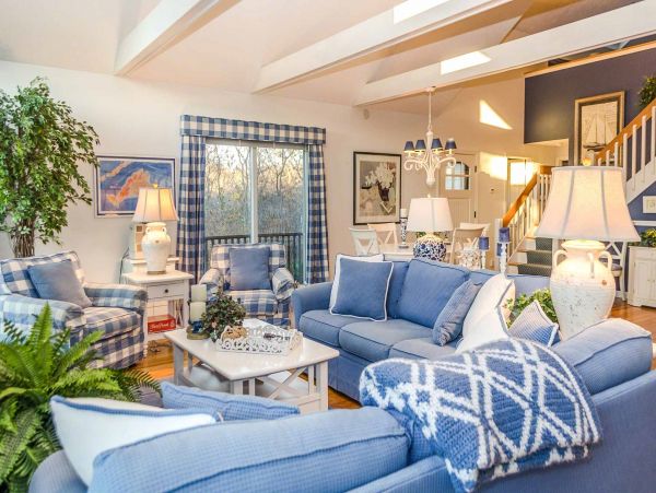 Cape Cod Home 994611