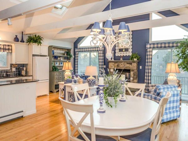 Cape Cod Home 994611