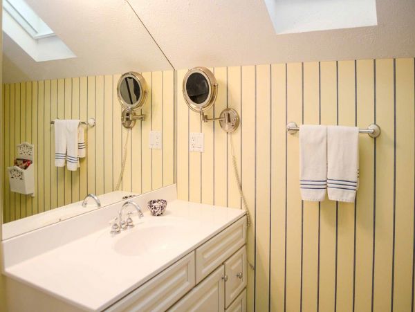 Cape Cod Home 994611