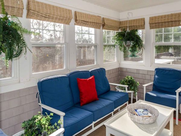 Cape Cod Home 994611