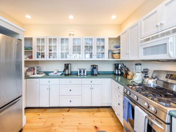 Cape Cod Home 994612