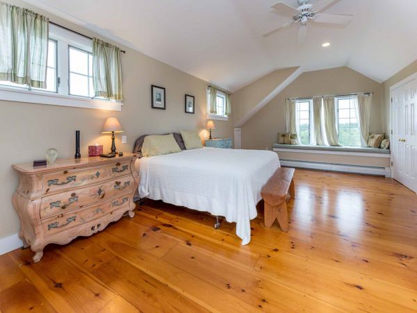 Cape Cod Home 994612