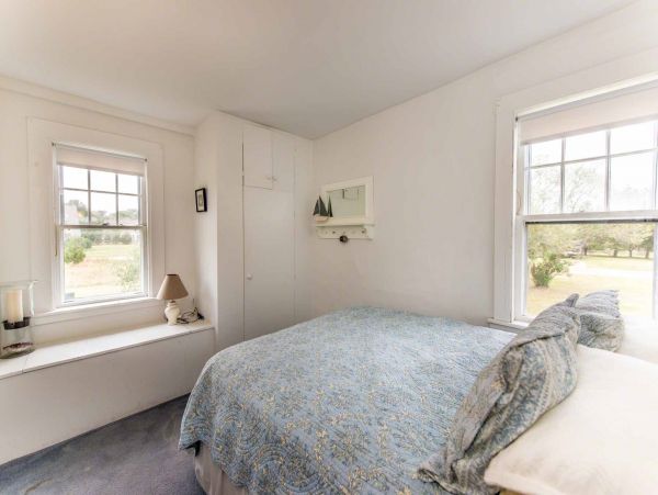 Cape Cod Home 994612